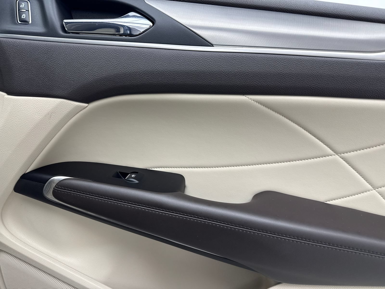 Used 2019 Lincoln MKC Premiere FWD image 43