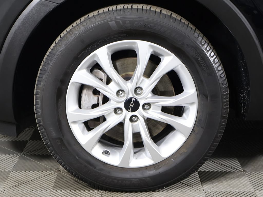 Used 2022 Kia Telluride LX FWD image 21