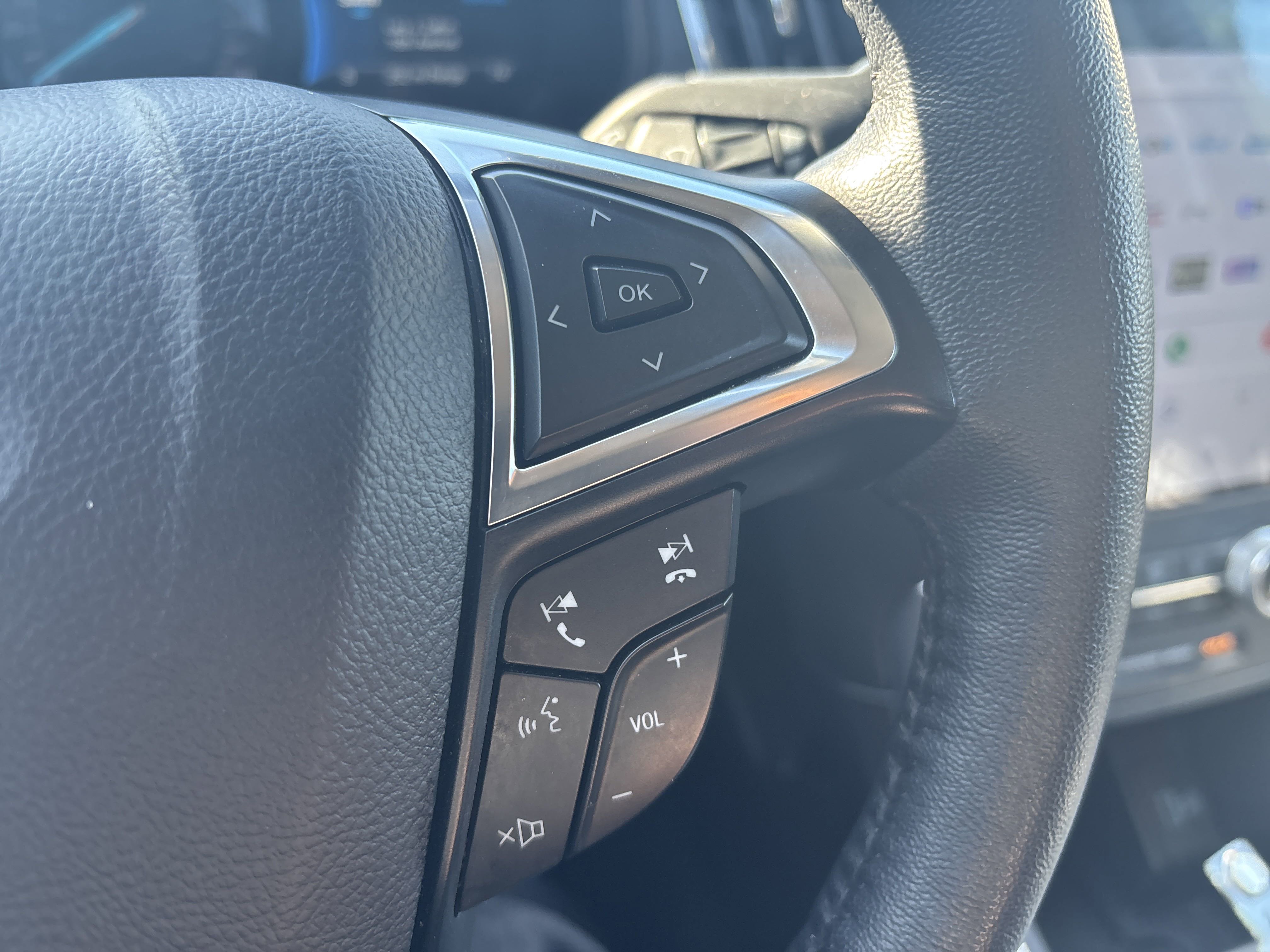 Used 2024 Ford Edge Titanium image 20