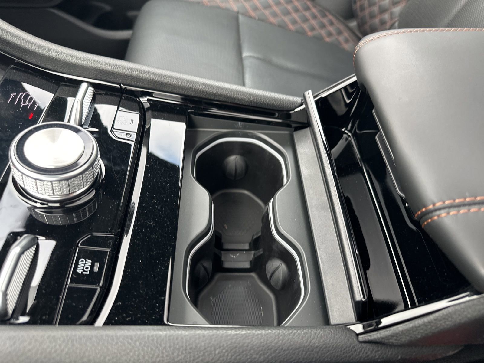 Used 2024 Jeep Grand Cherokee Summit w/ Luxury Tech Group V image 89