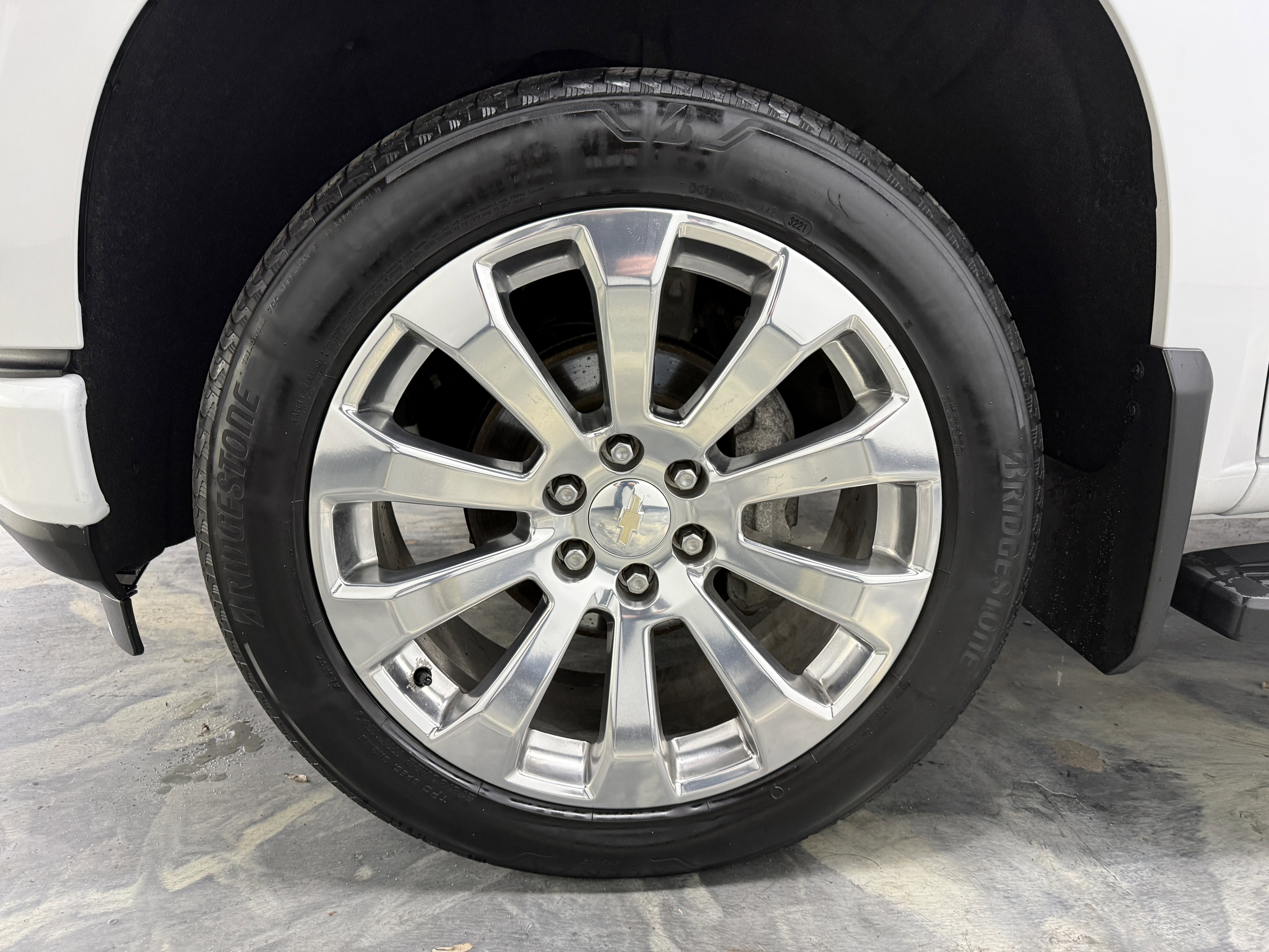 Used 2022 Chevrolet Silverado 1500 High Country w/ Technology Package image 34