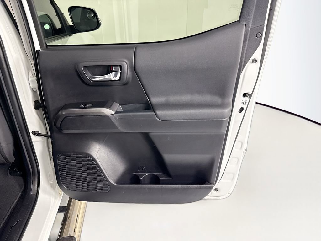 Used 2019 Toyota Tacoma TRD Off-Road RWD image 27