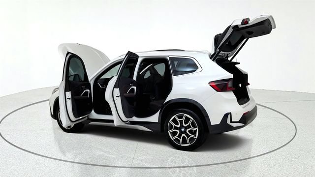 Used 2025 BMW X1 xDrive28i AWD/4WD image 16