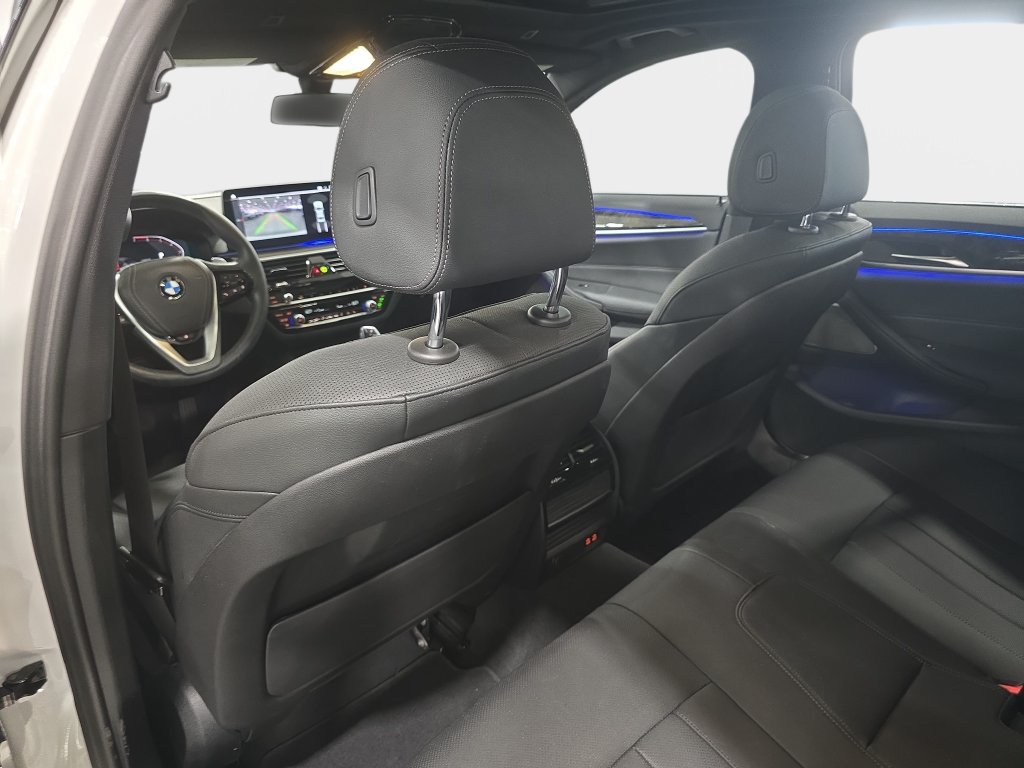 Certified 2023 BMW 530i xDrive w/ Premium Package AWD/4WD image 9