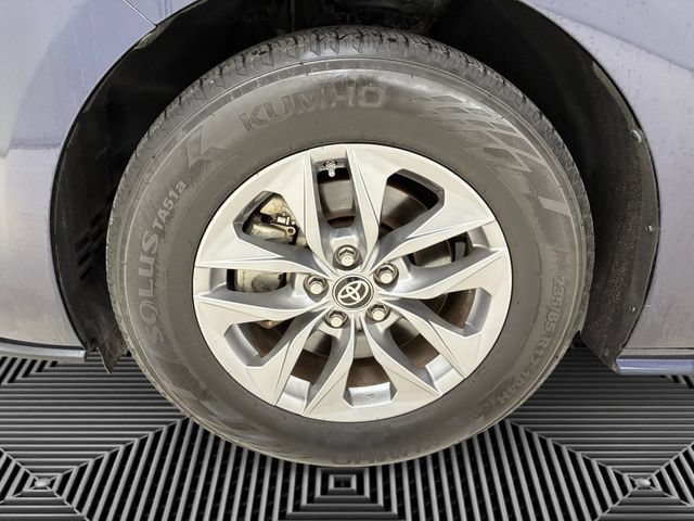 Used 2022 Toyota Sienna XLE FWD image 9
