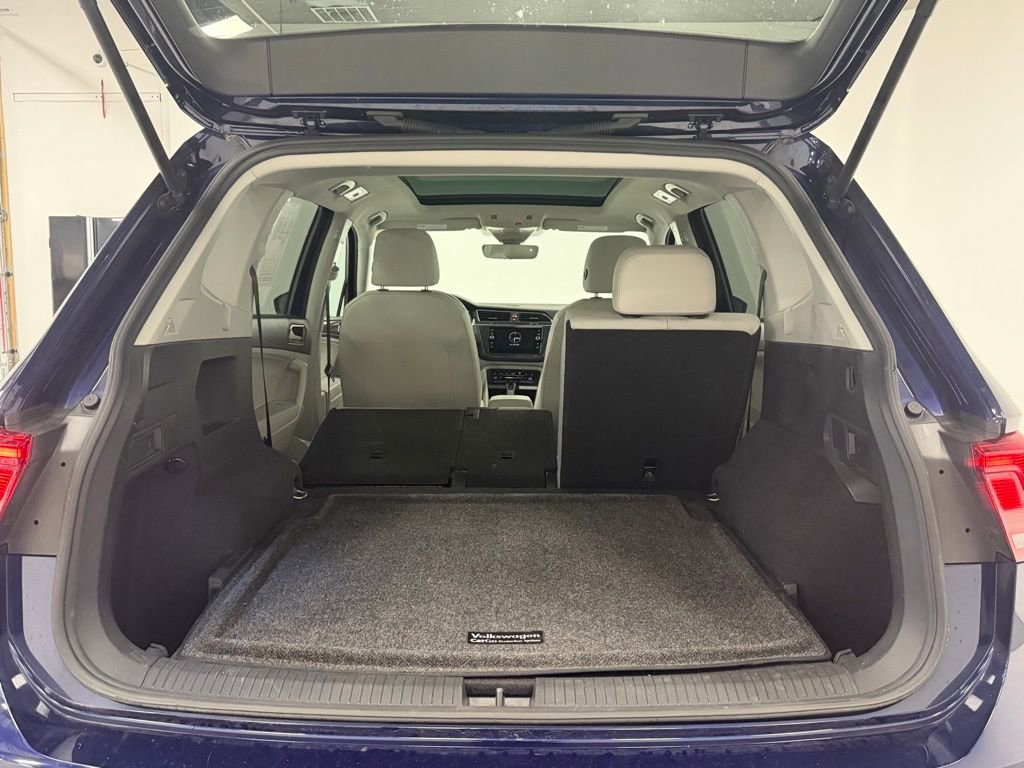 Used 2022 Volkswagen Tiguan SE w/ Panoramic Sunroof Package AWD/4WD image 27