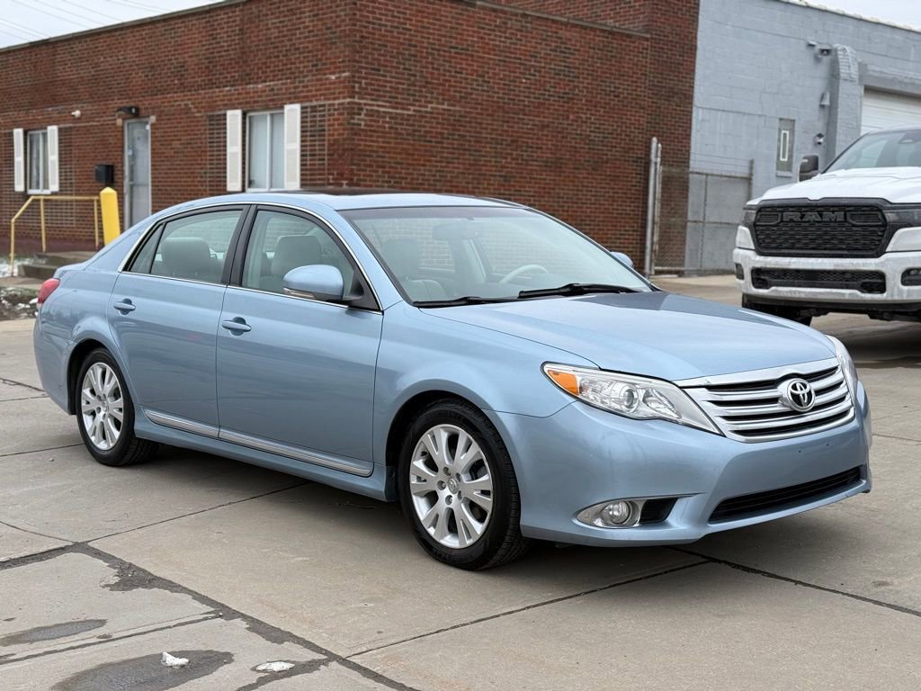 Used 2011 Toyota Avalon image 4