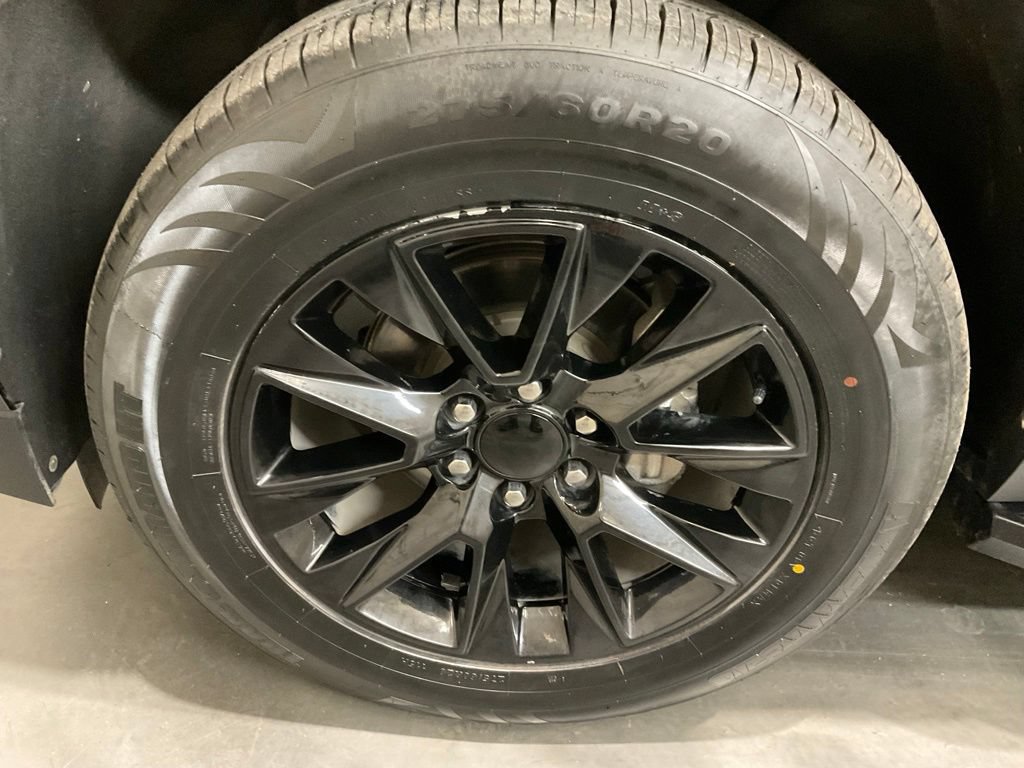 Used 2022 Chevrolet Suburban Premier RWD image 6
