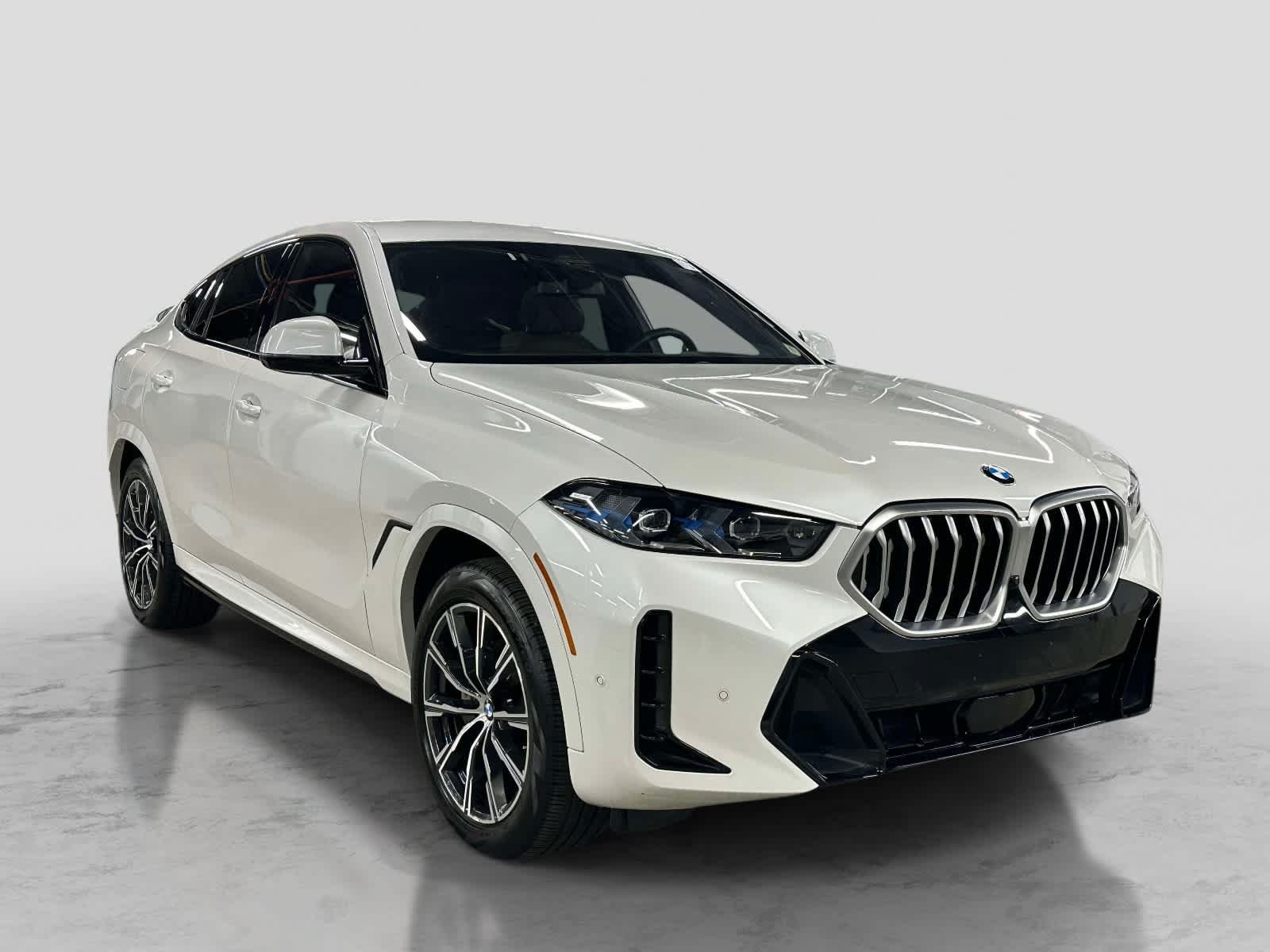 Used 2025 BMW X6 xDrive40i w/ Climate Comfort Package AWD/4WD image 7