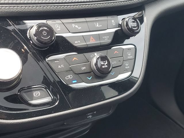 New 2027 Chrysler Pacifica Select AWD/4WD image 28
