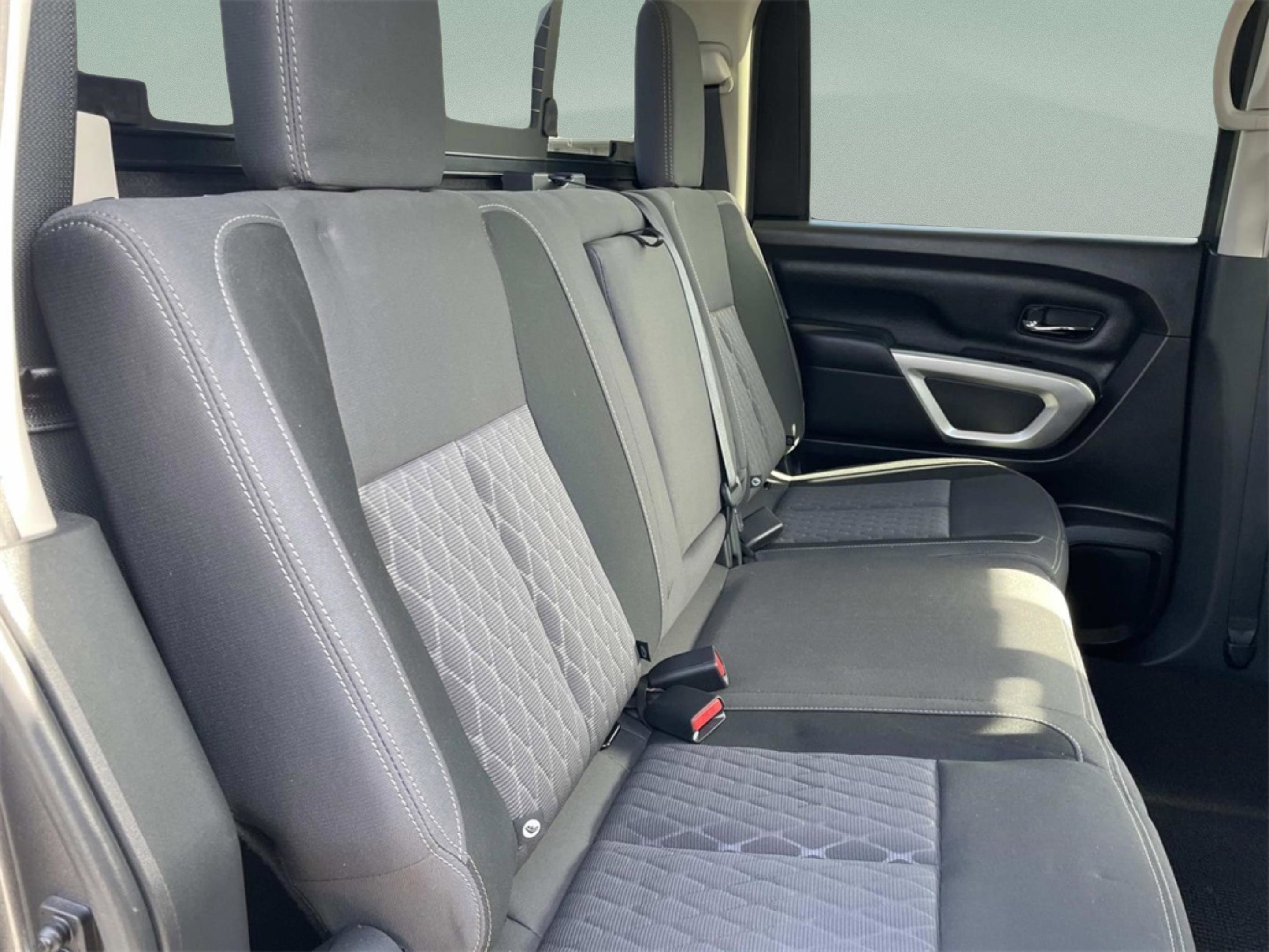 Used 2024 Nissan Titan SV w/ SV Convenience Package image 26