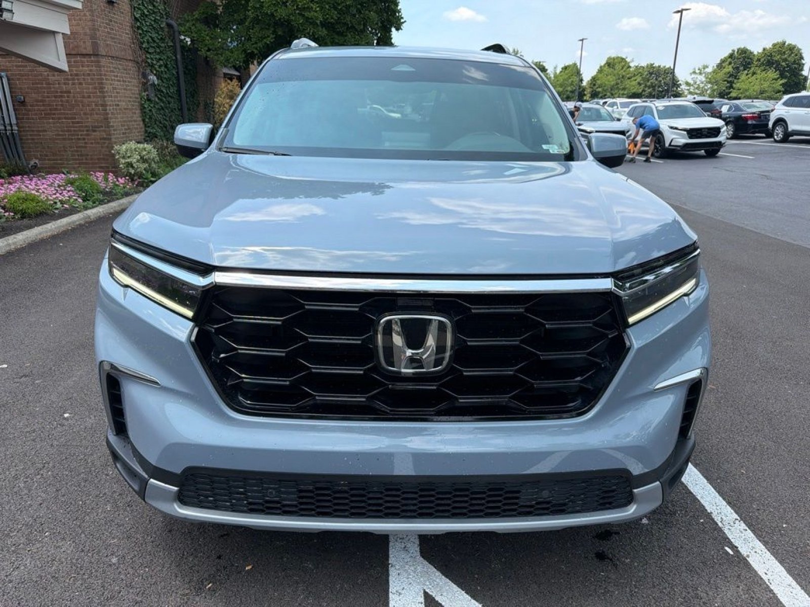 Used 2024 Honda Pilot Touring image 3