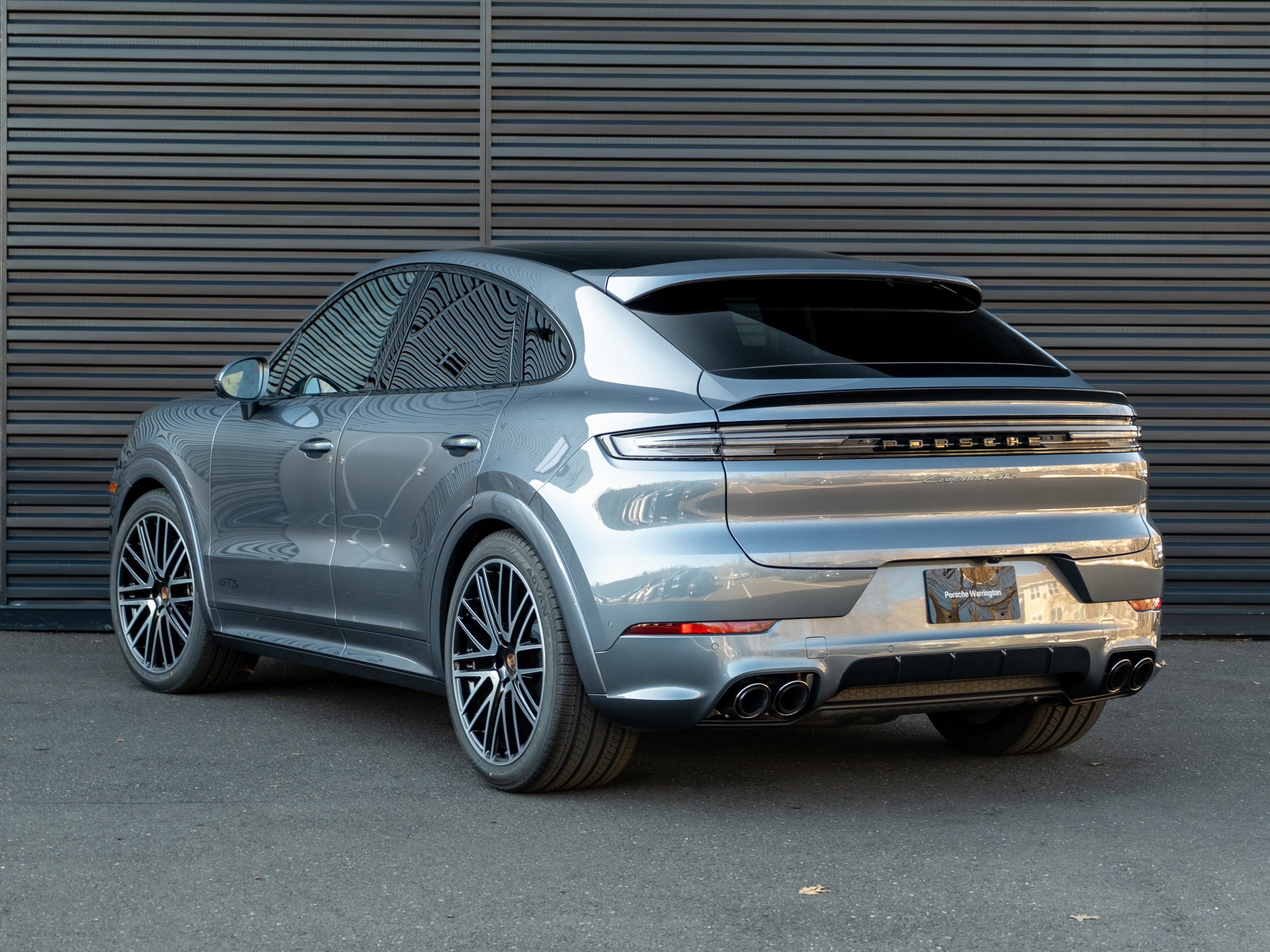 New 2026 Porsche Cayenne GTS image 3