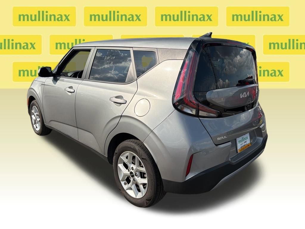 Used 2025 Kia Soul LX w/ LX Technology Package image 6