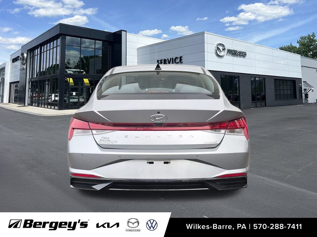 Used 2022 Hyundai Elantra Limited FWD image 10