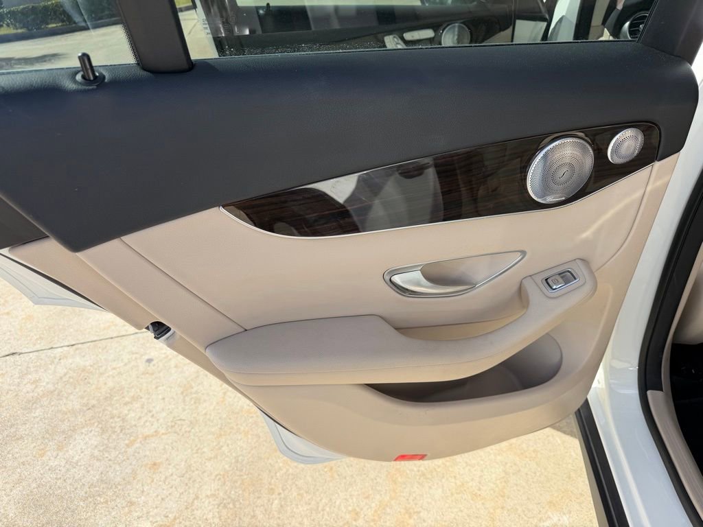 Used 2020 Mercedes-Benz GLC 300 GLC 300 image 15