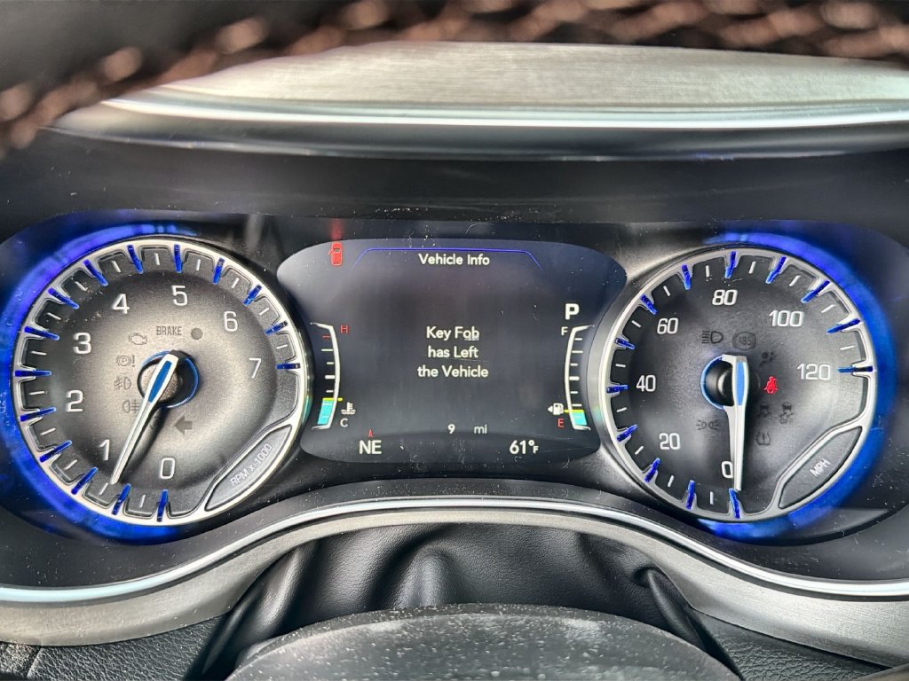 Used 2026 Chrysler Pacifica Pinnacle FWD image 17