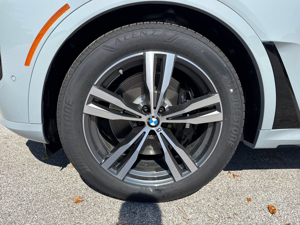 New 2027 BMW X7 xDrive40i w/ M Sport Package AWD/4WD image 9