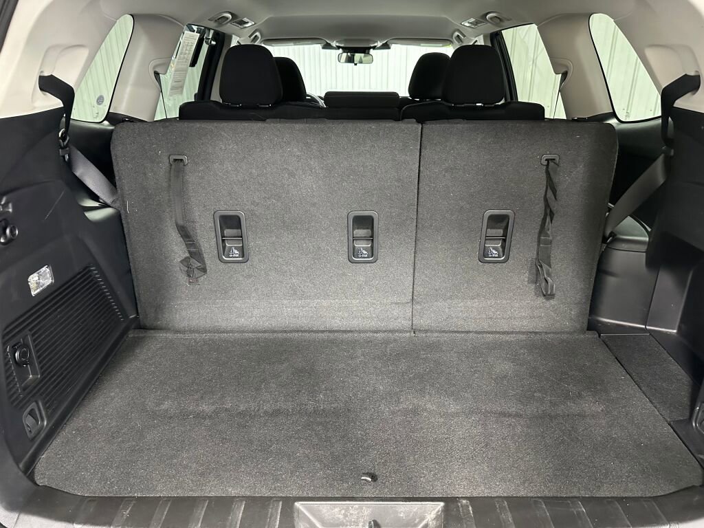 Used 2024 Subaru Ascent Premium image 12