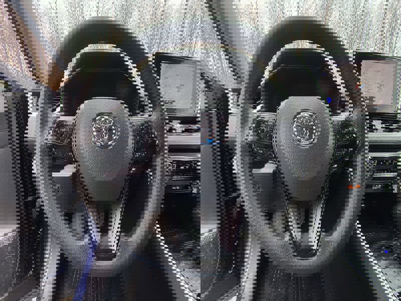 Used 2024 Toyota RAV4 XLE image 28