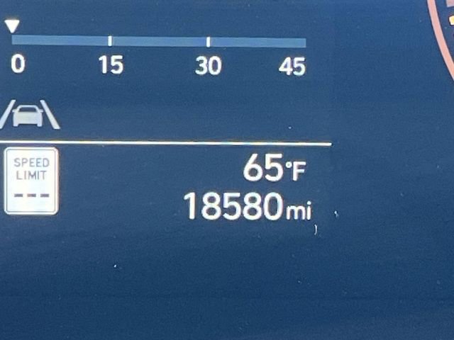 Certified 2025 Hyundai Kona SE image 34