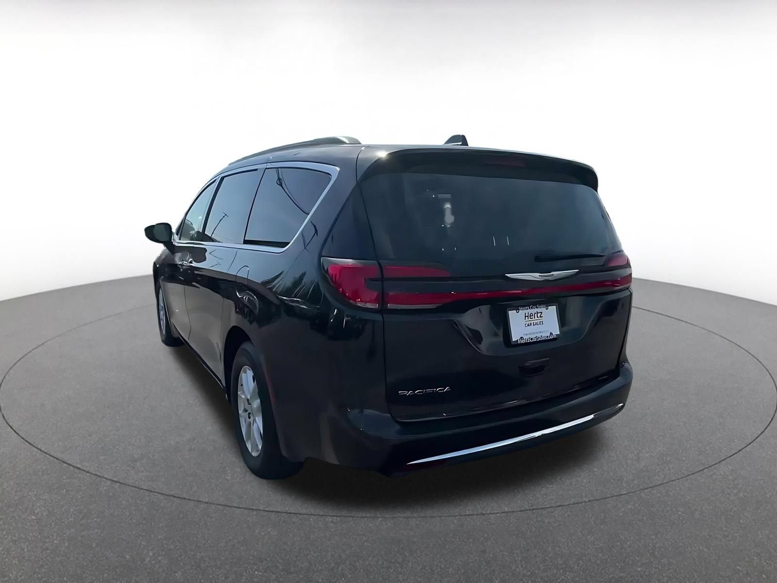 Used 2022 Chrysler Pacifica Touring-L FWD image 10