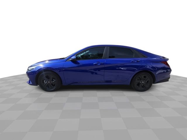 Used 2023 Hyundai Elantra SEL w/ Cargo Package FWD image 5