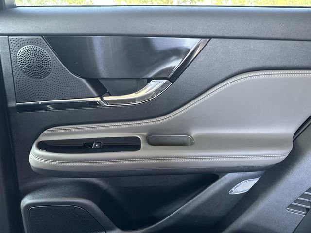 Used 2026 Lincoln Corsair Premiere AWD/4WD image 14