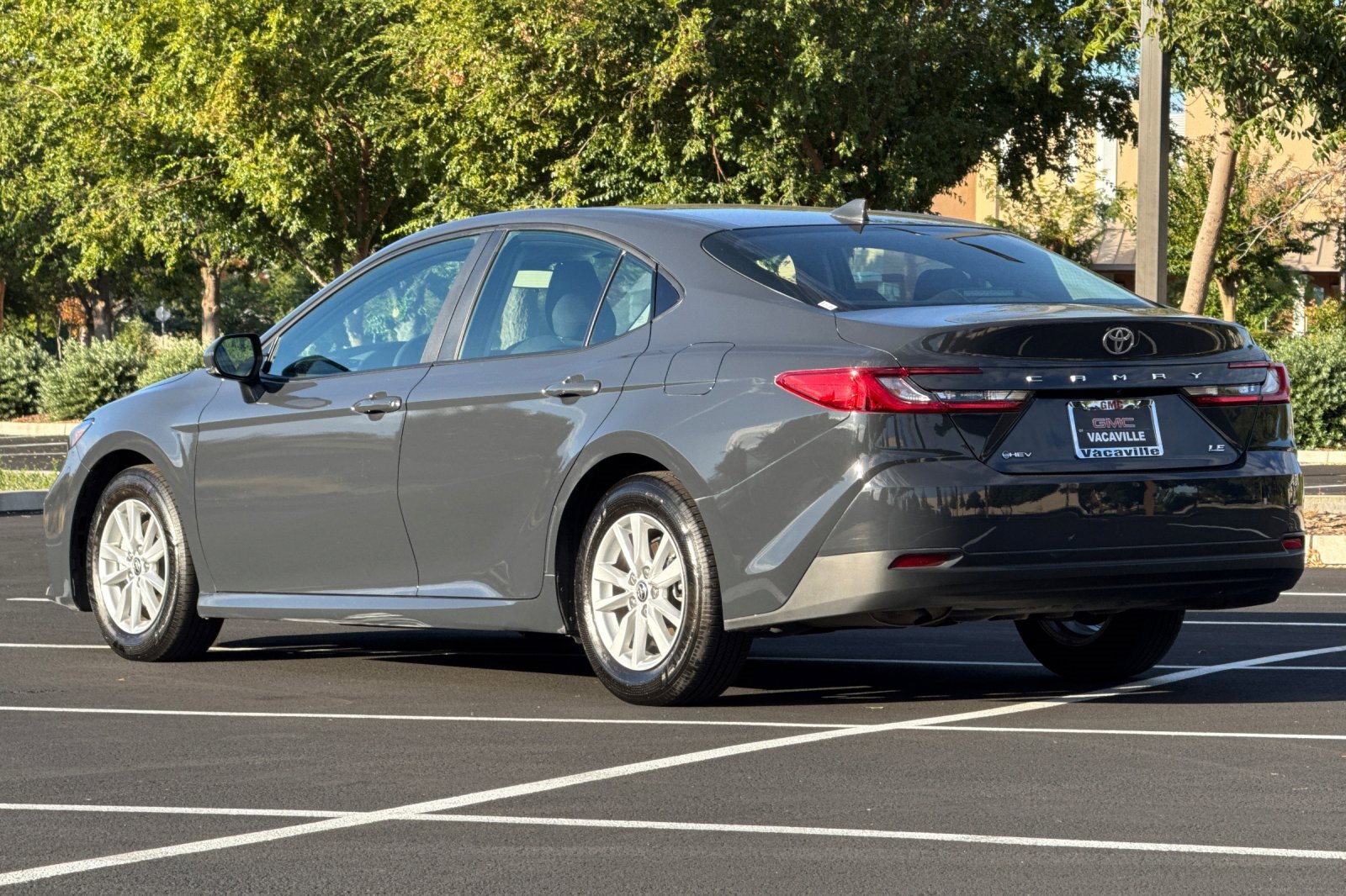 Used 2025 Toyota Camry LE image 7