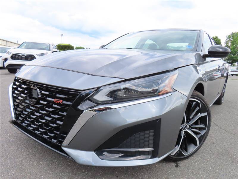 Used 2024 Nissan Altima 2.5 SR FWD image 1