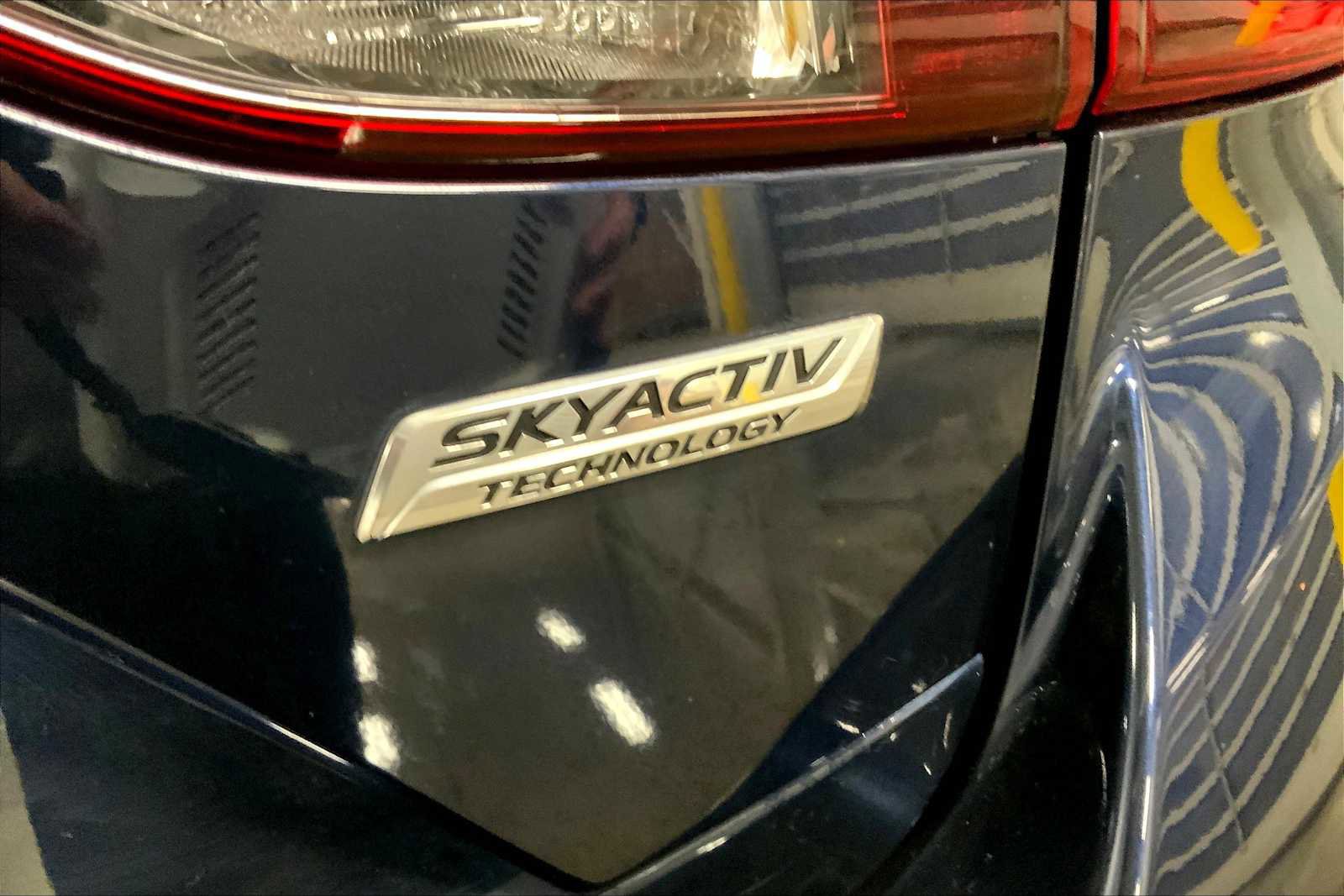 Used 2015 MAZDA MAZDA3 i Touring image 9