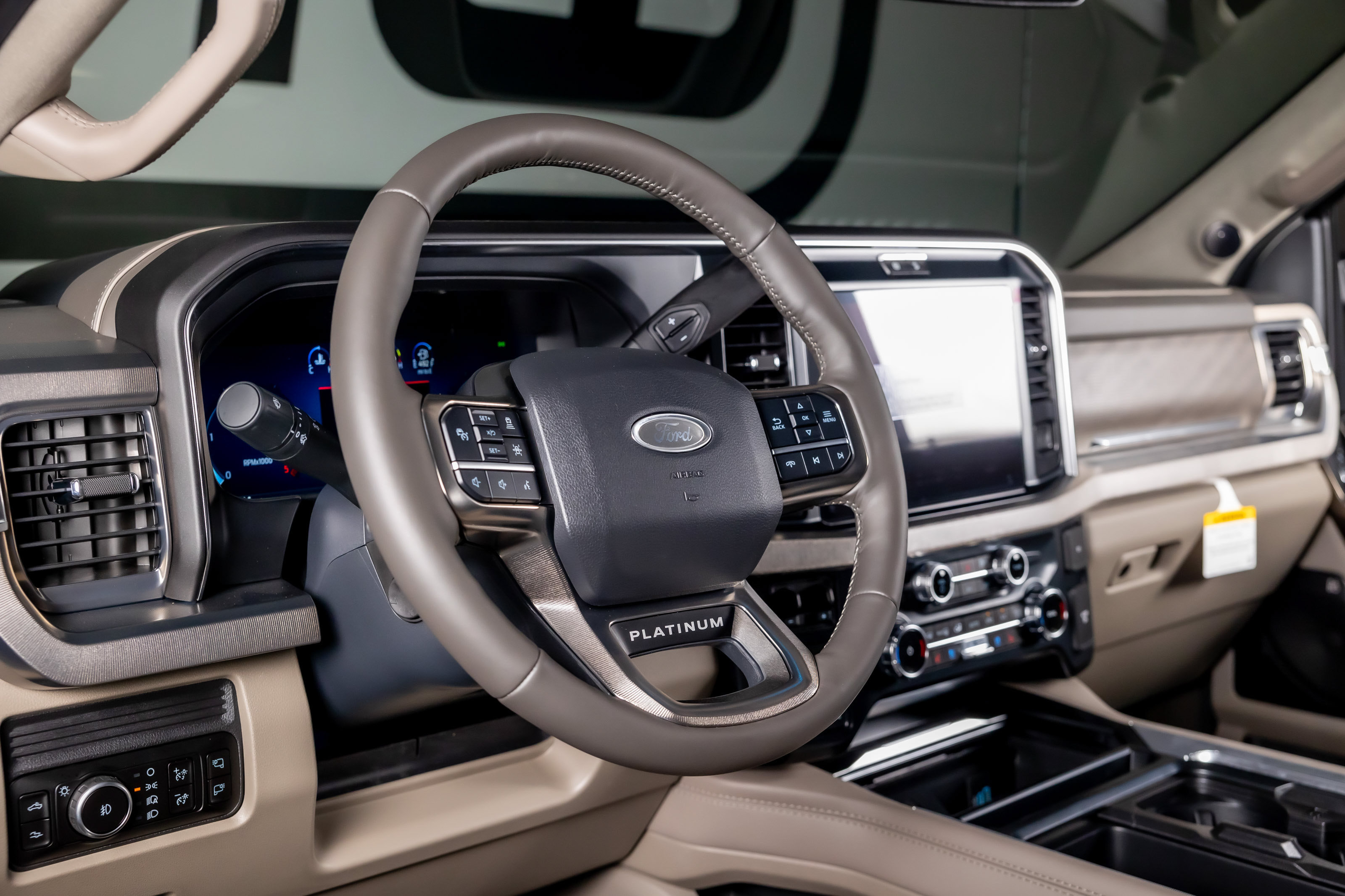 Used 2026 Ford F450 Platinum w/ Platinum Plus Package AWD/4WD image 32