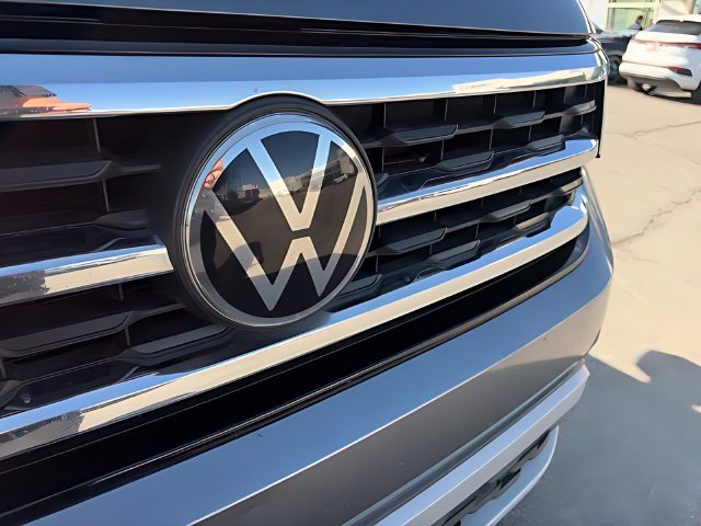 Used 2020 Volkswagen Atlas Cross Sport SE w/ Panoramic Sunroof Package AWD/4WD image 9