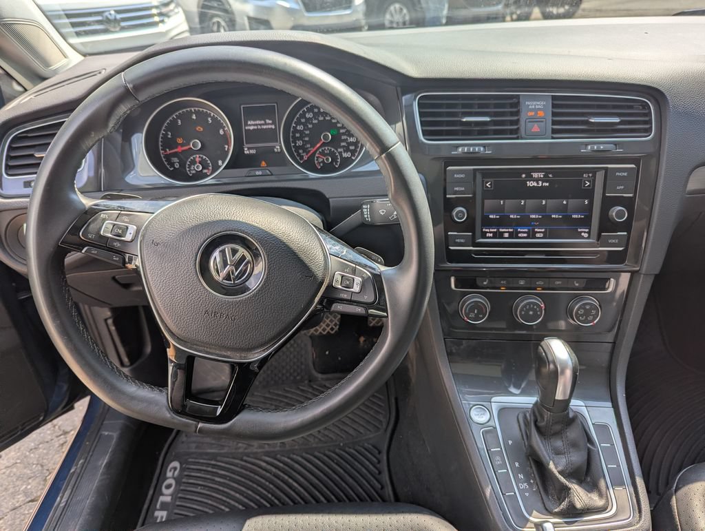Used 2020 Volkswagen Golf 4-Door FWD image 9
