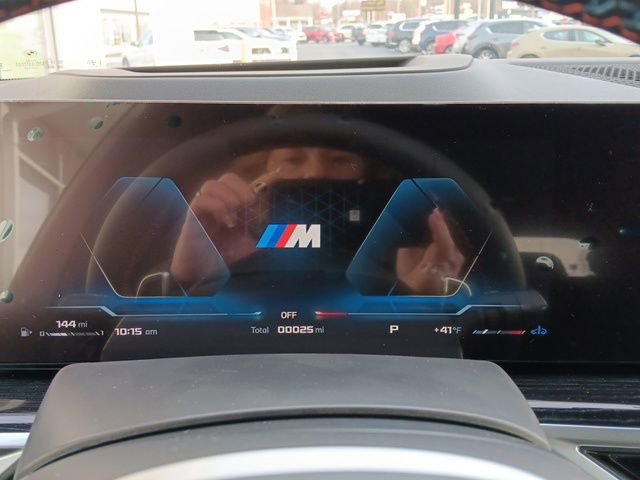 Used 2025 BMW X7 M60i image 39