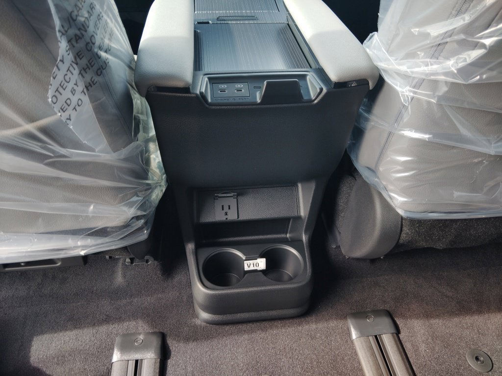 New 2026 Toyota Sienna XLE AWD/4WD image 10