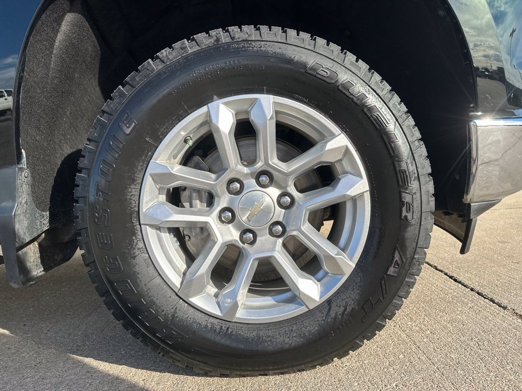 Used 2023 Chevrolet Silverado 1500 LT AWD/4WD image 11
