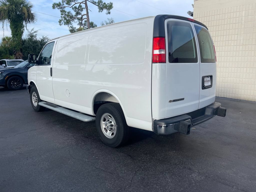 Used 2025 Chevrolet Express 2500 w/ Driver Convenience Package RWD image 3