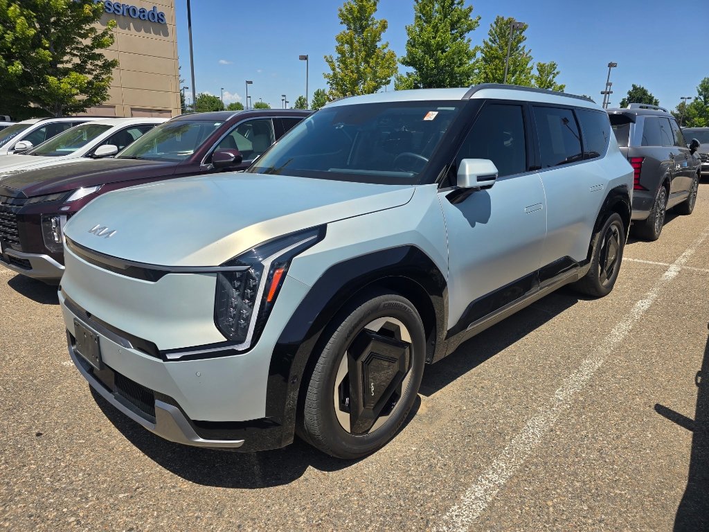 Used 2024 Kia EV9 Land AWD/4WD image 11