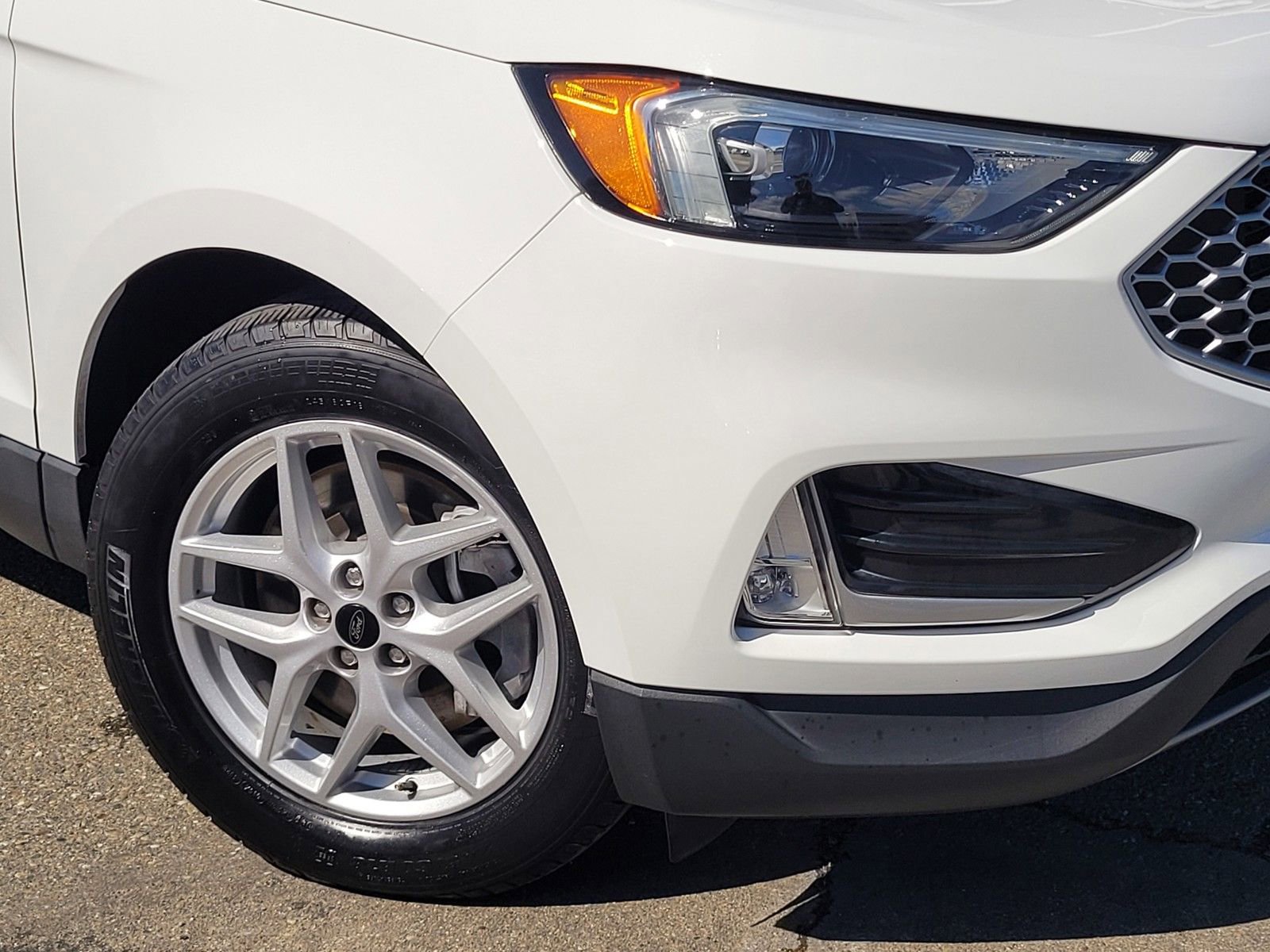 Used 2023 Ford Edge SEL w/ Convenience Package image 9