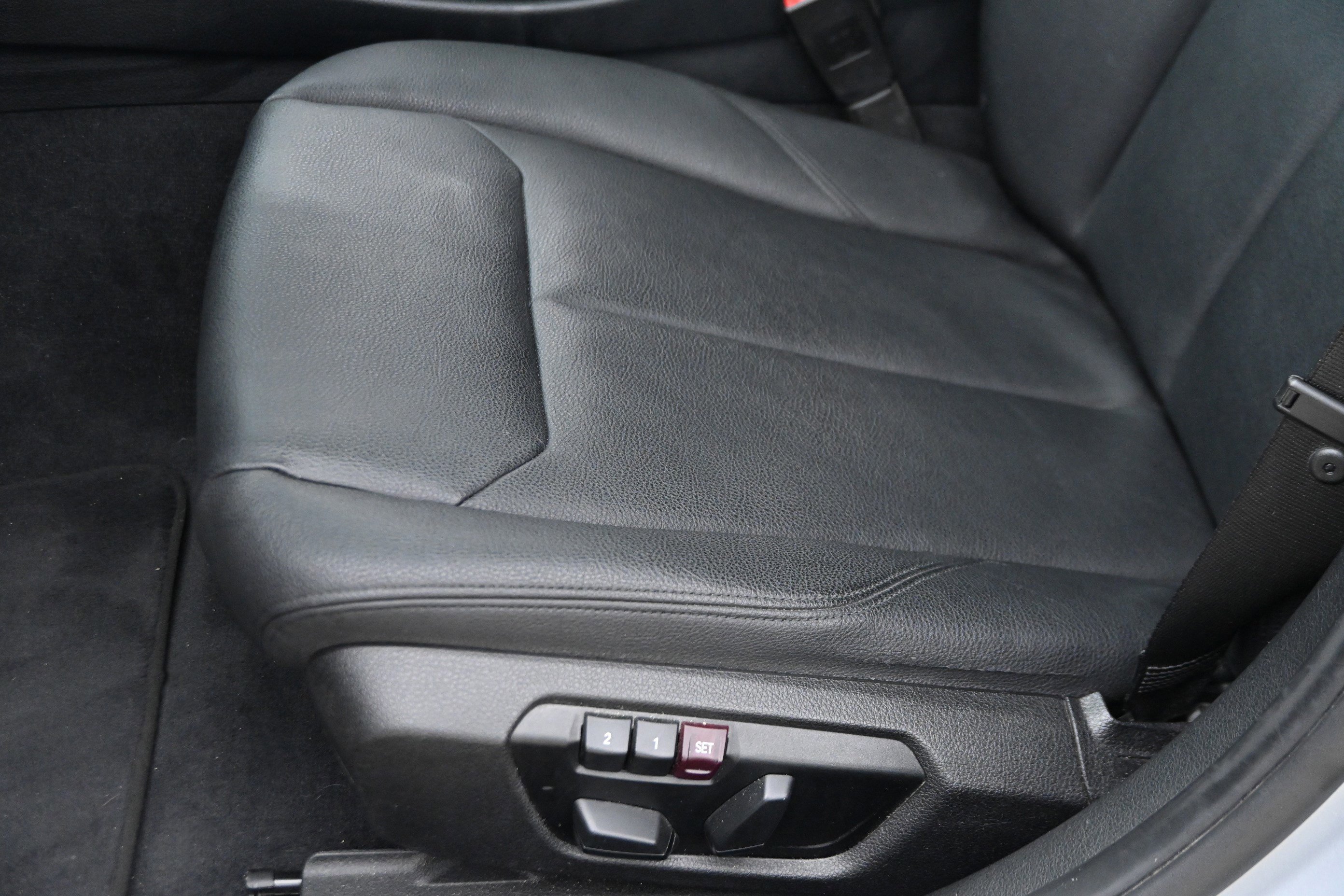 Used 2015 BMW 320i xDrive Sedan image 30