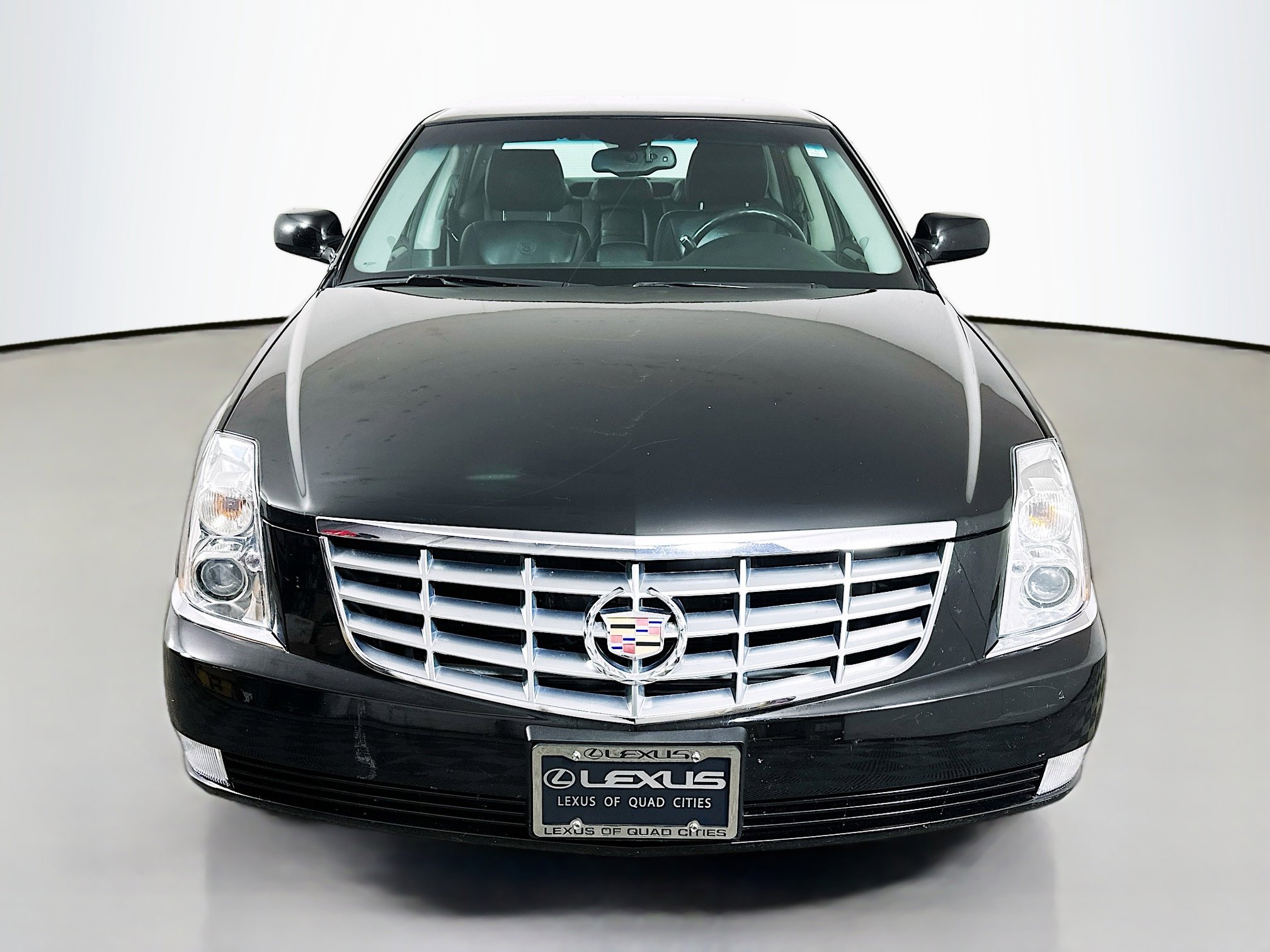 Used 2011 Cadillac DTS image 2