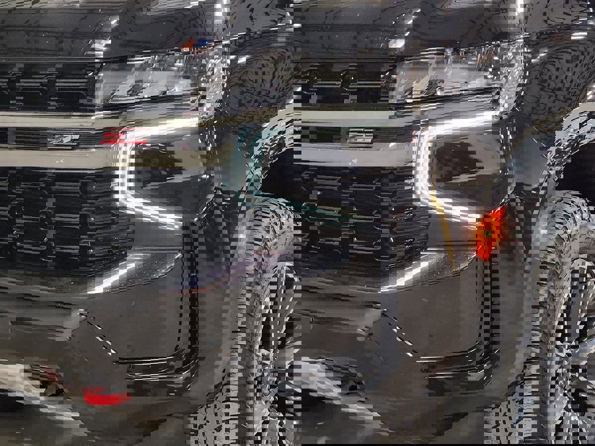 Used 2021 Chevrolet Suburban Z71 image 14