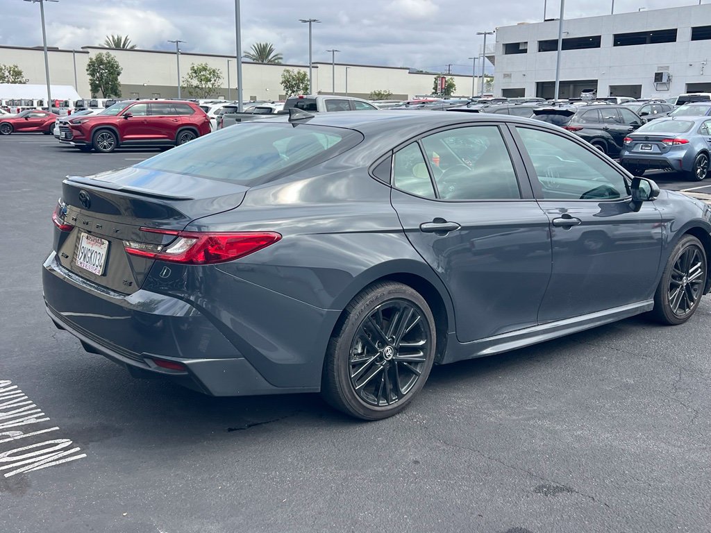 Used 2026 Toyota Camry SE w/ Convenience Package FWD image 4