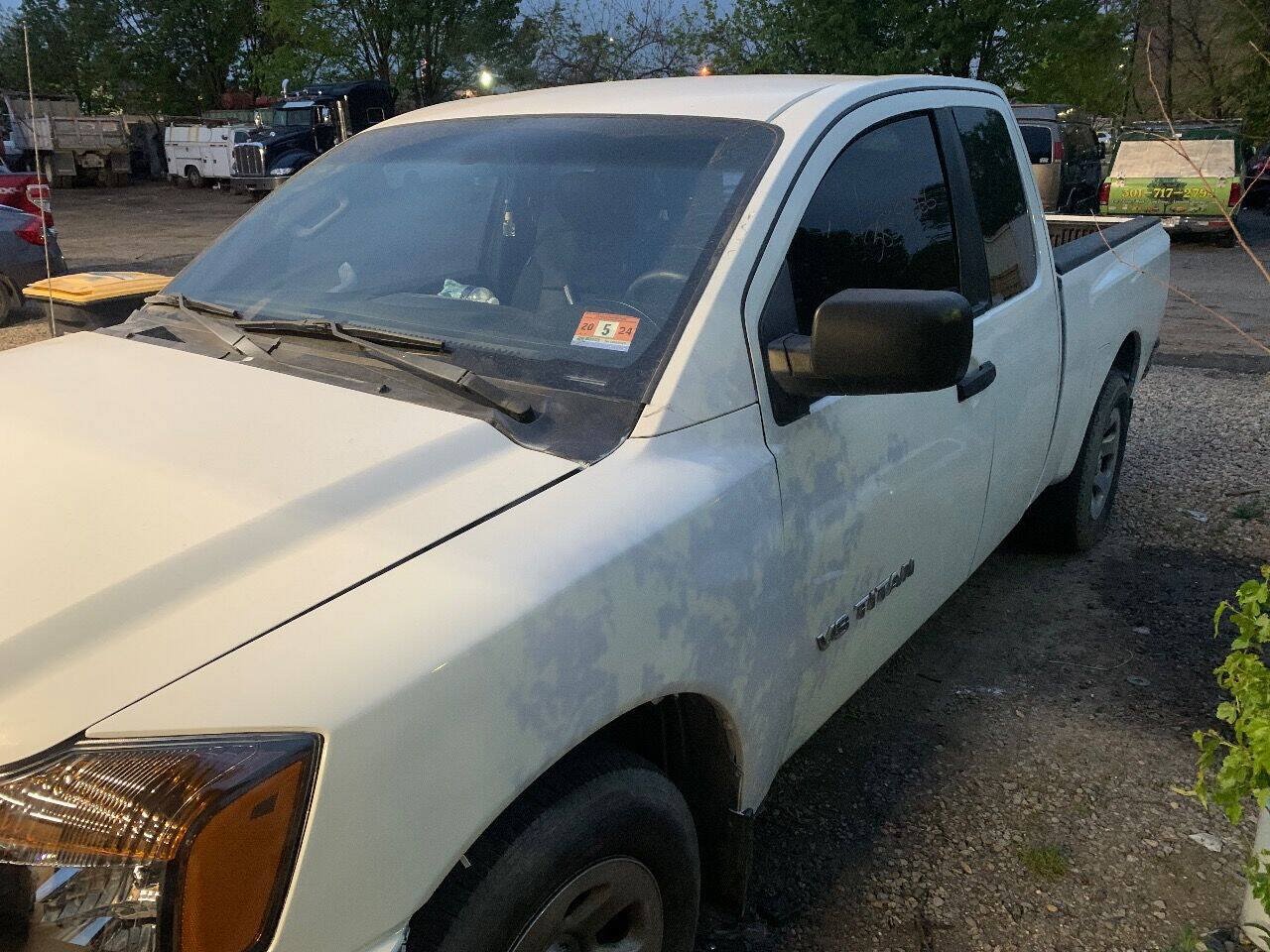 Used 2013 Nissan Titan S RWD image 4