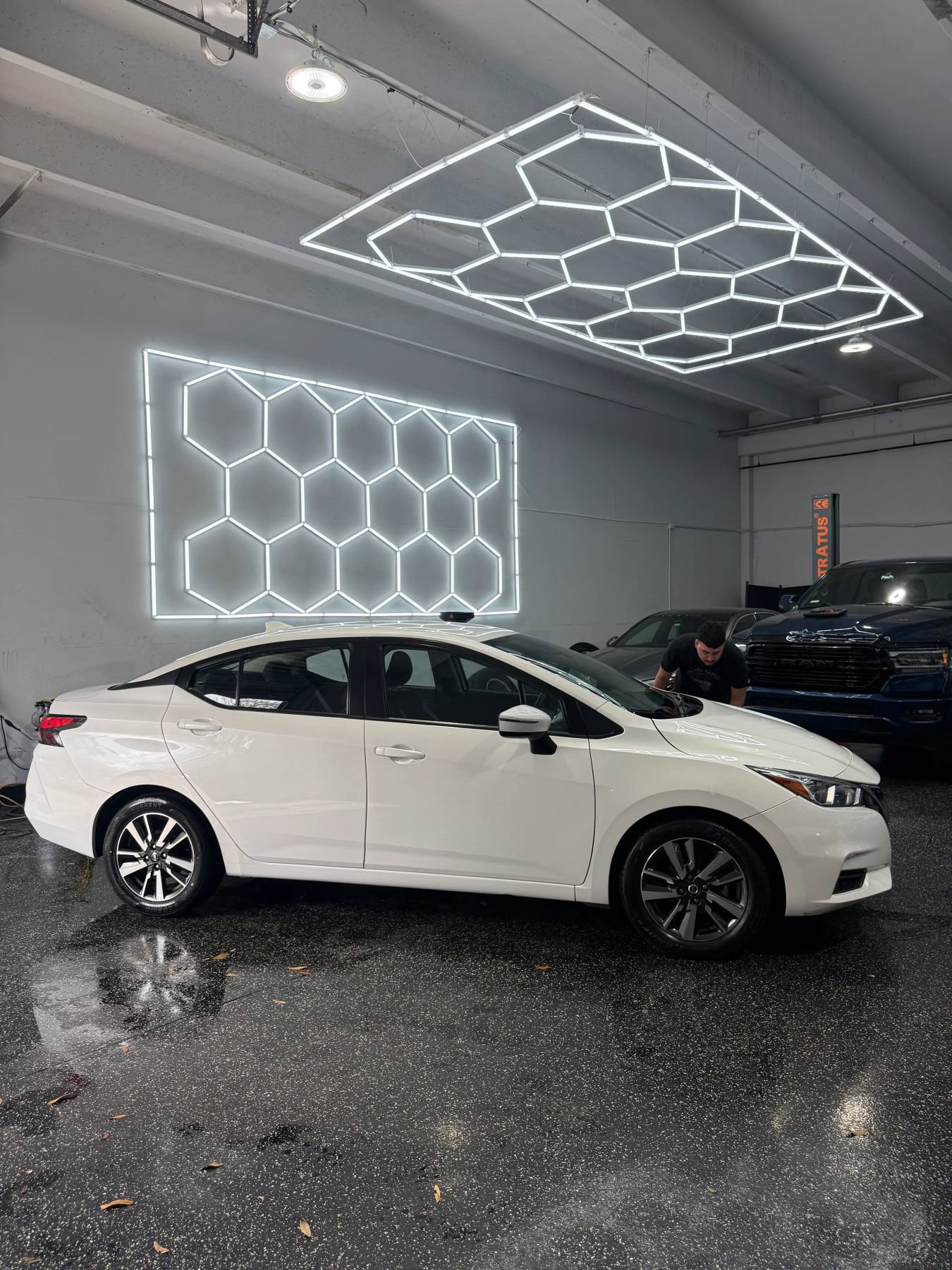 Used 2021 Nissan Versa SV FWD image 8
