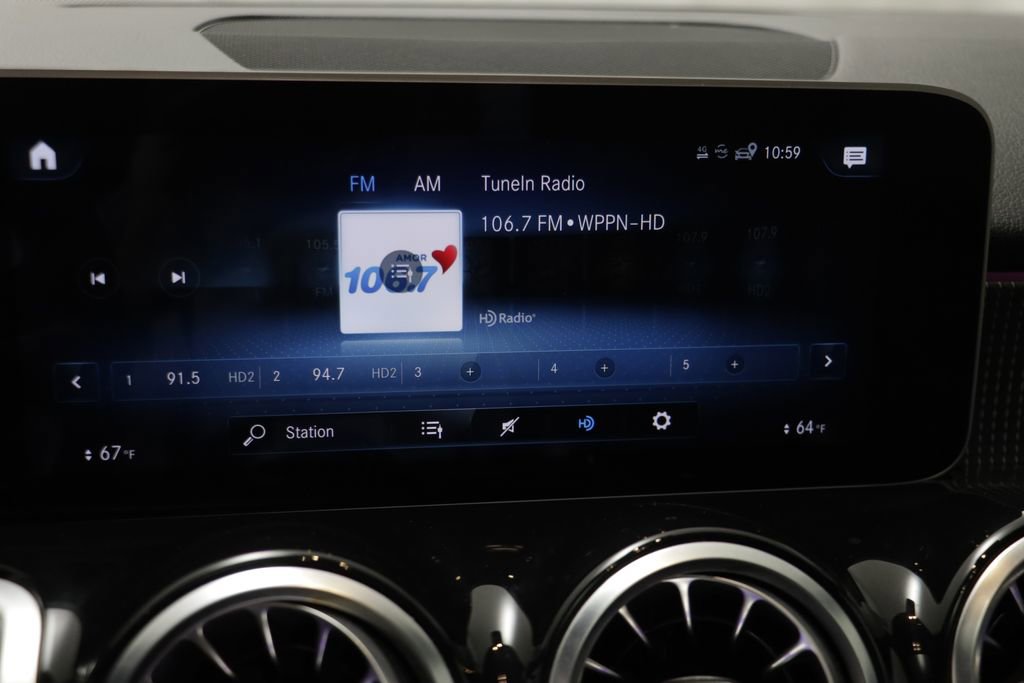 Used 2021 Mercedes-Benz GLB 250 4MATIC image 8