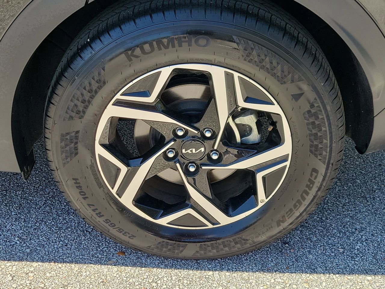 Used 2025 Kia Sportage LX image 5