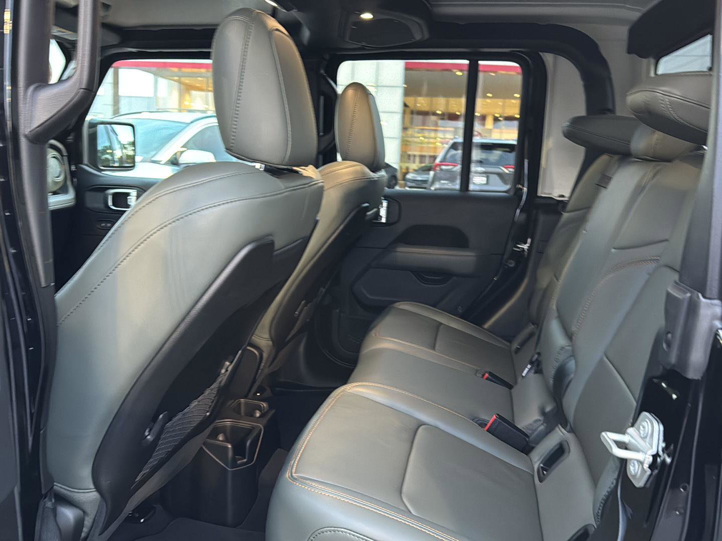 Used 2024 Jeep Gladiator Mojave w/ Technology Group image 9