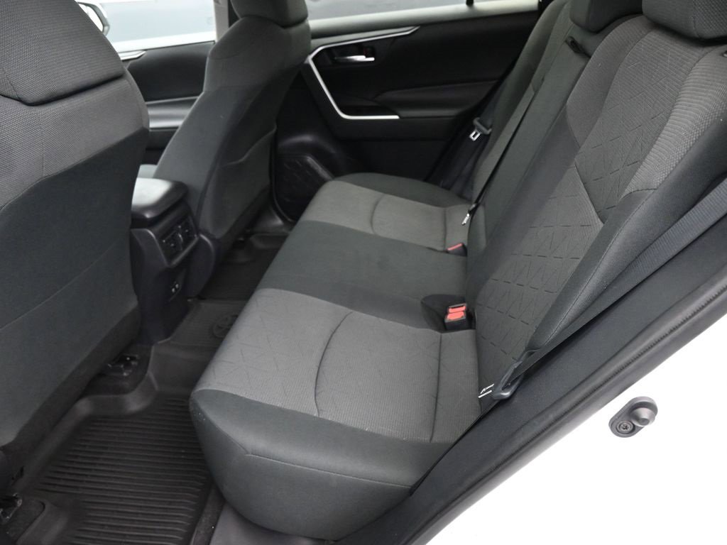 Used 2021 Toyota RAV4 XLE image 10